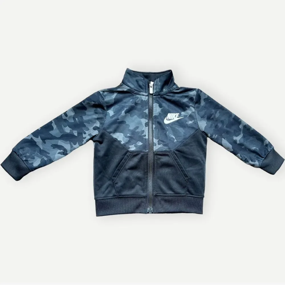 Nike Baby Boys Kids Long Sleeve Camo Logo Zip Up Jacket. 12 Months.